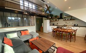 Grand T1 familial, vidéoprojecteur et superbe vue !